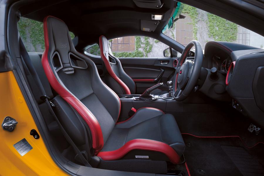  Subaru BRZ tS 2015 года  (фото 25 из 28)